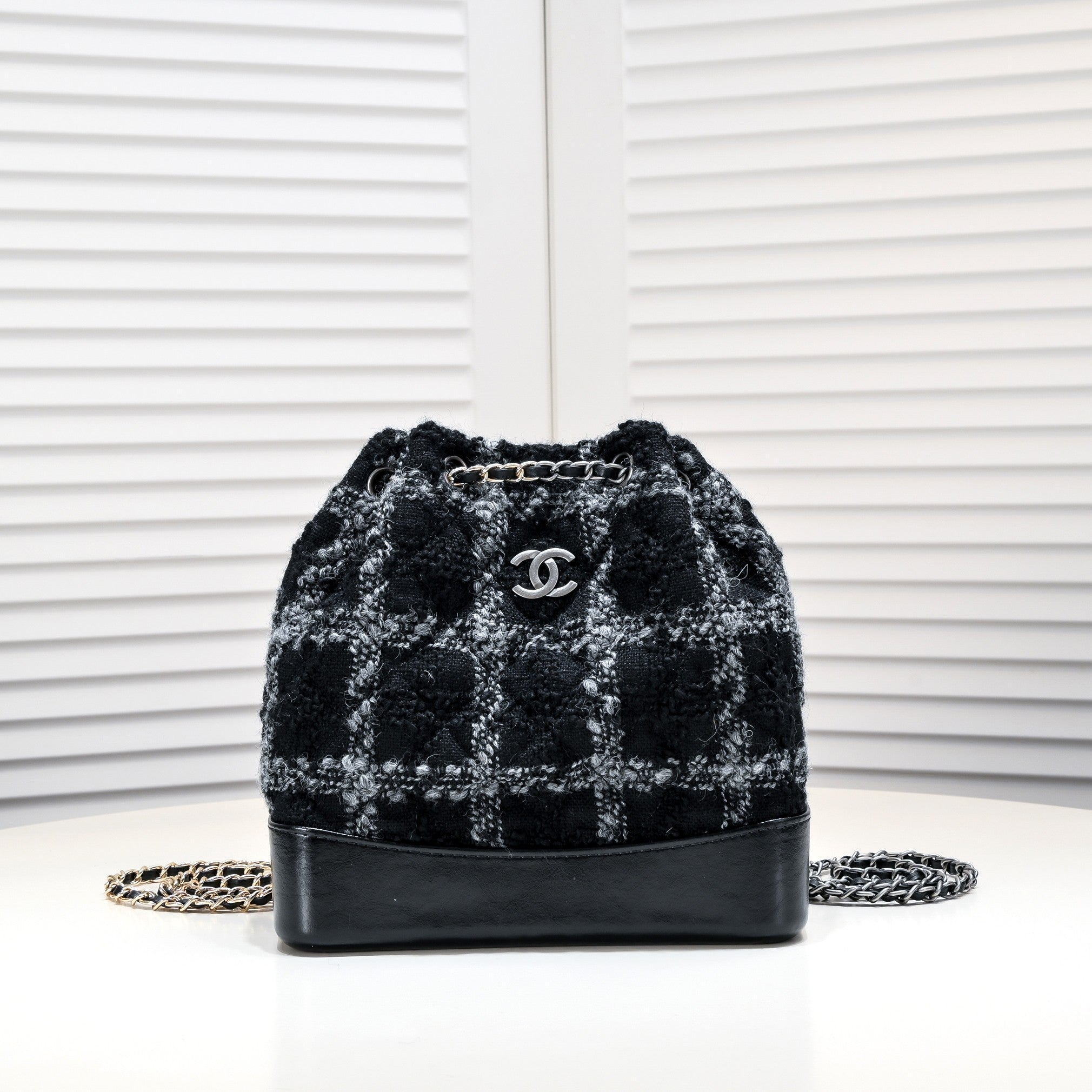 GABRIELLE BACKPACK 8051 BLACK AND GRAY CHECKERED