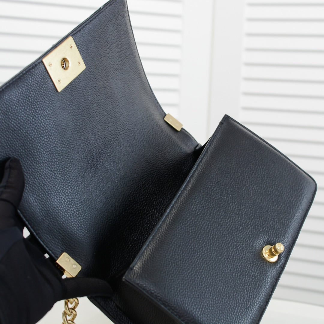 CAVIAR BOY BAG MEDIUM 67086 BLACK