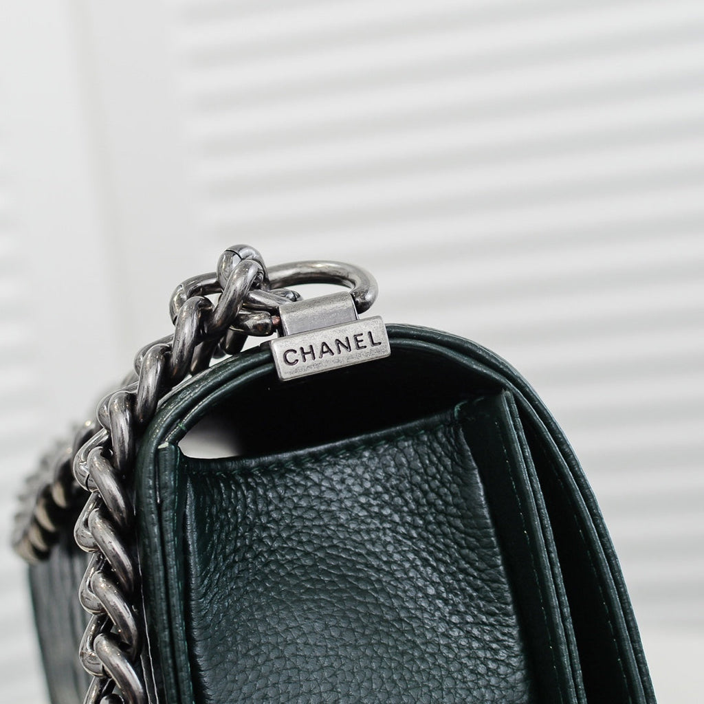 CAVIAR BOY BAG MEDIUM 67086 MOSS GREEN