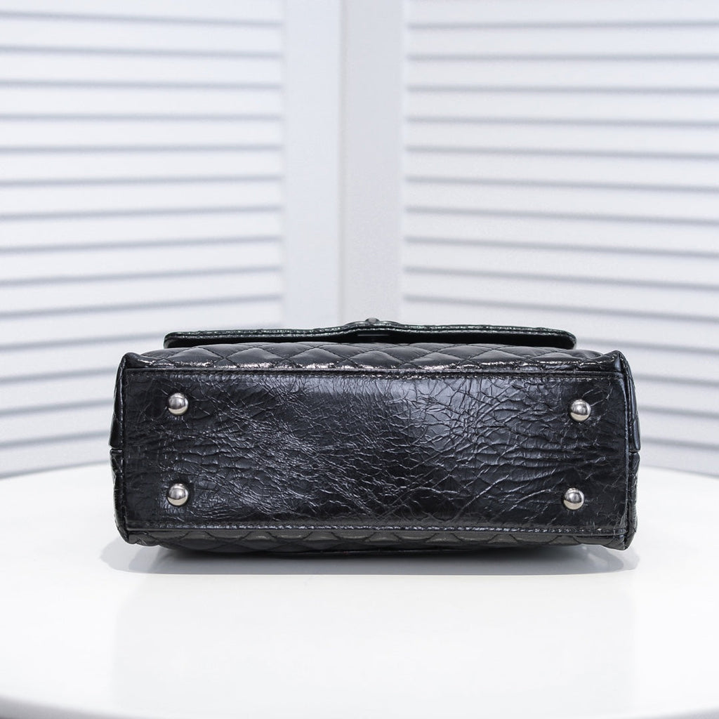GUNMETAL QUILTED AGED CALFSKIN MEDIUM 26CM 92991