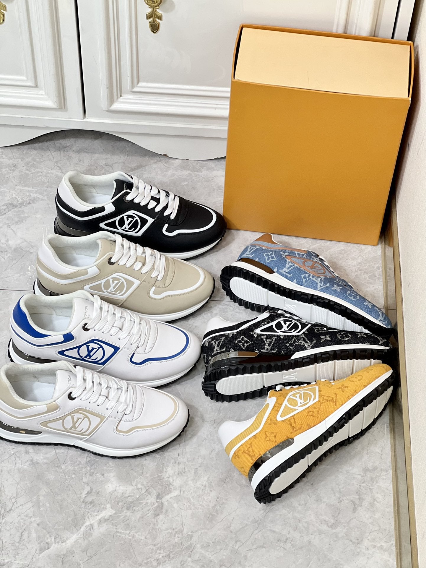 LV RUN AWAY BEIGE SNEAKER