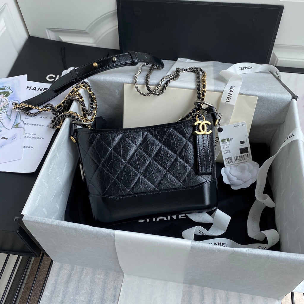 CC GABRIELLE MINI 20 HOBO BAG IN BLACK CALFSKIN