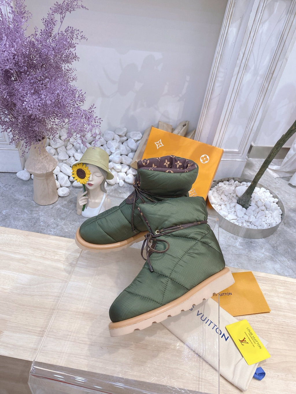 PILLOW COMFORT ANKLE BOOTS IN ARMY GREEN NYLON