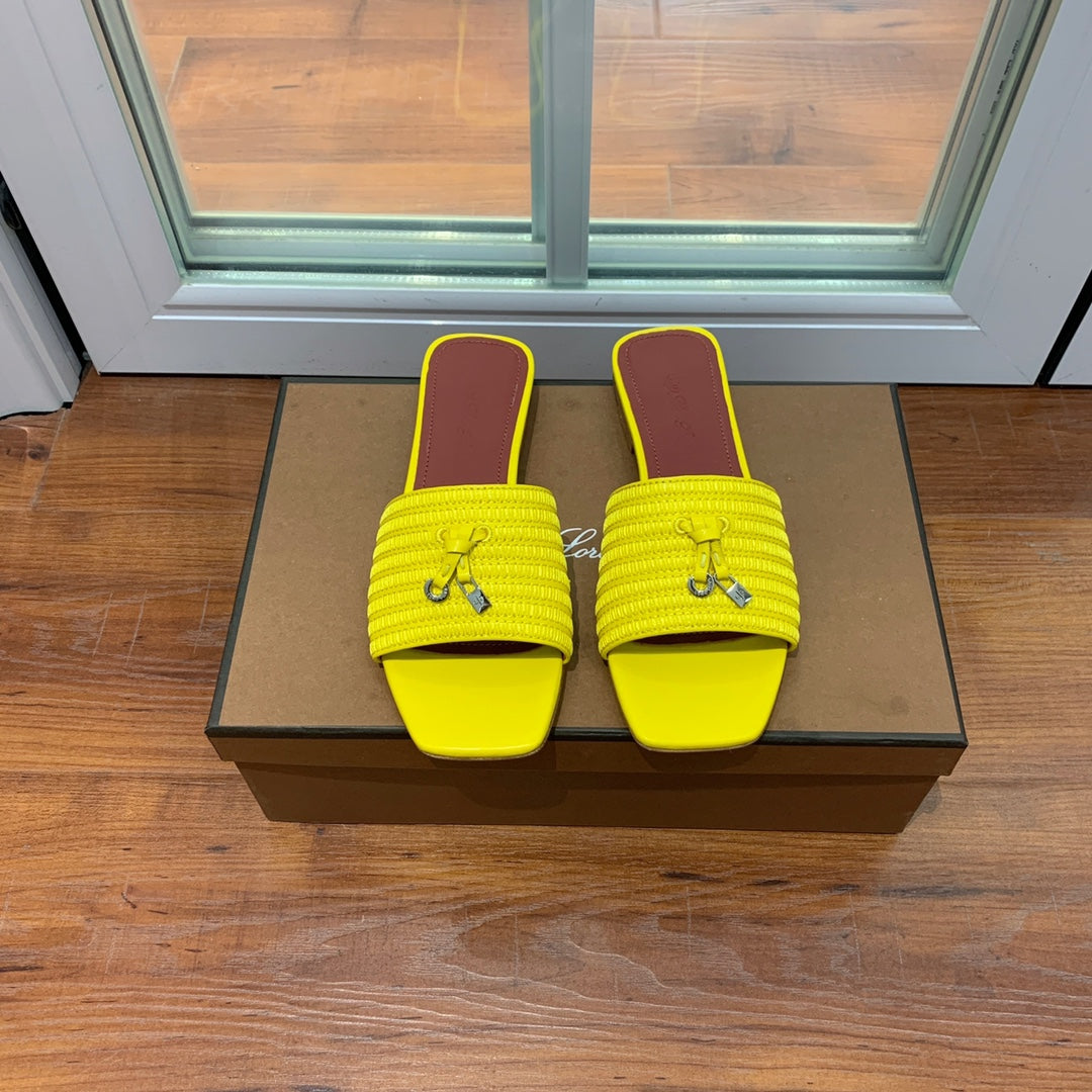 LP RAFFIA CHARMS FLATS SANDAL LEMON CALFSKIN