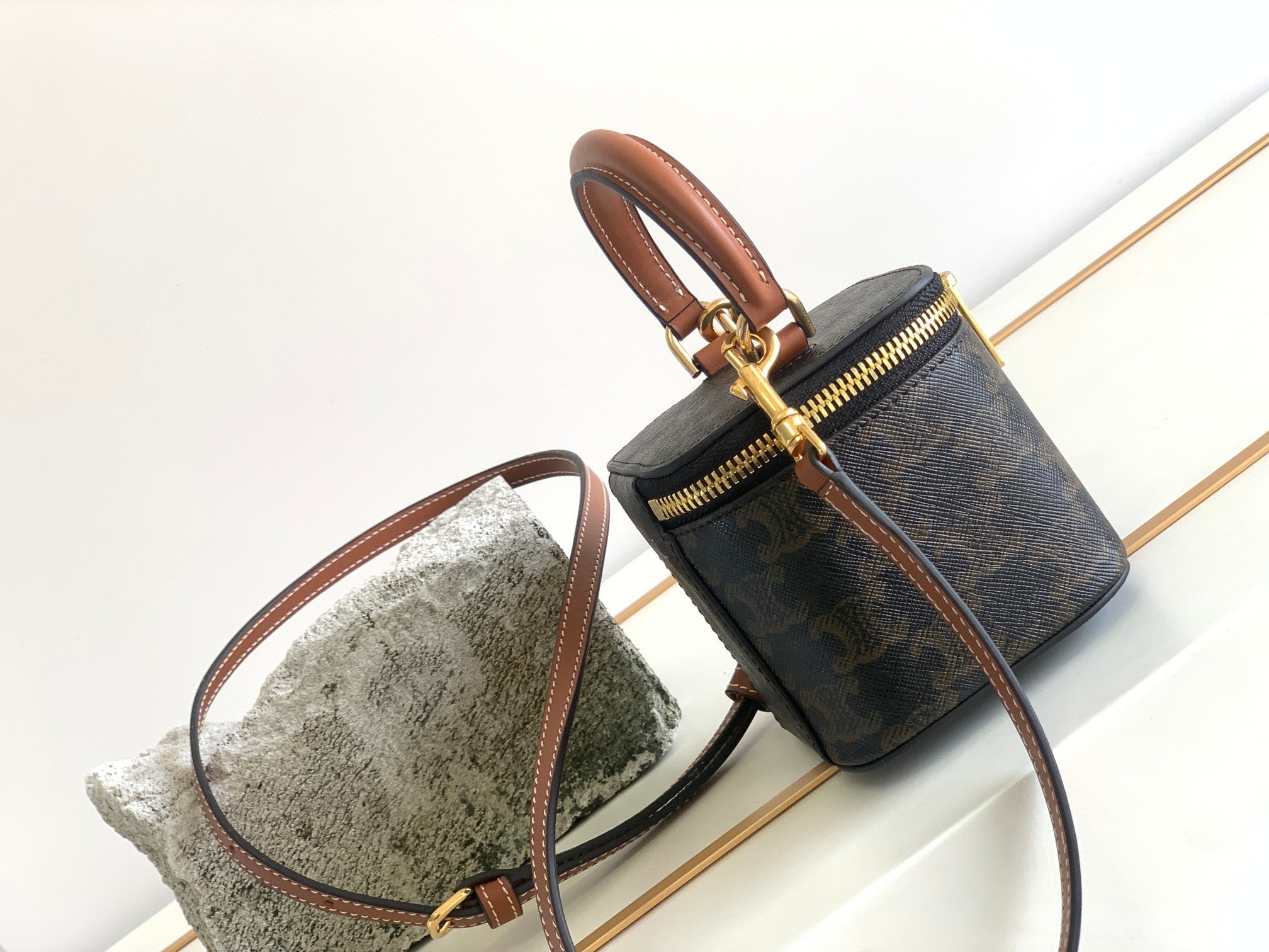 TRIOMPHE 9 CALFSKIN BLACK PATTERN BOX BAG
