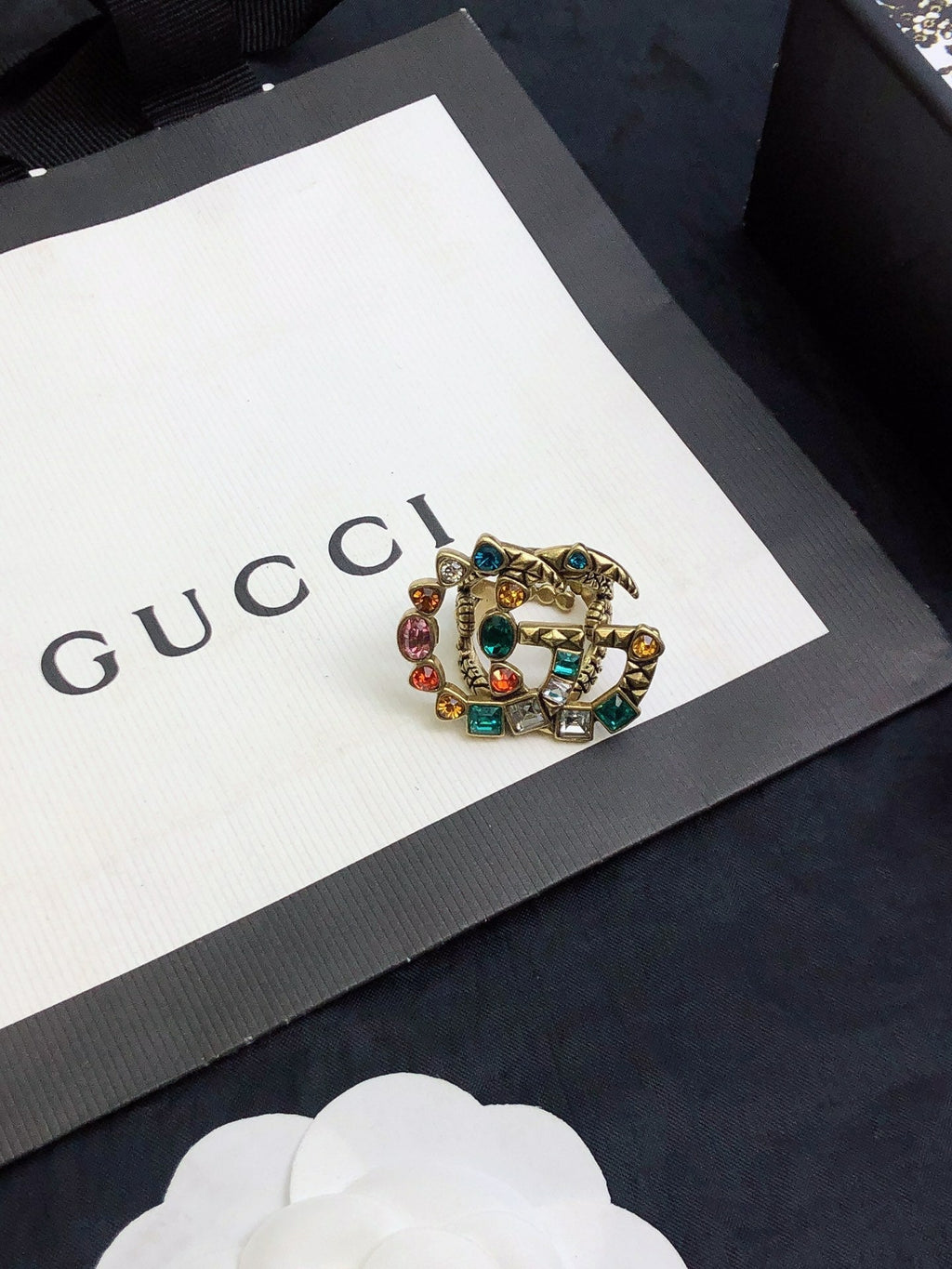 GUCCI 26S GG MULTICOLOR GEM EMBELLISHED BROOCH IN AGED GOLD TONE METAL 624288