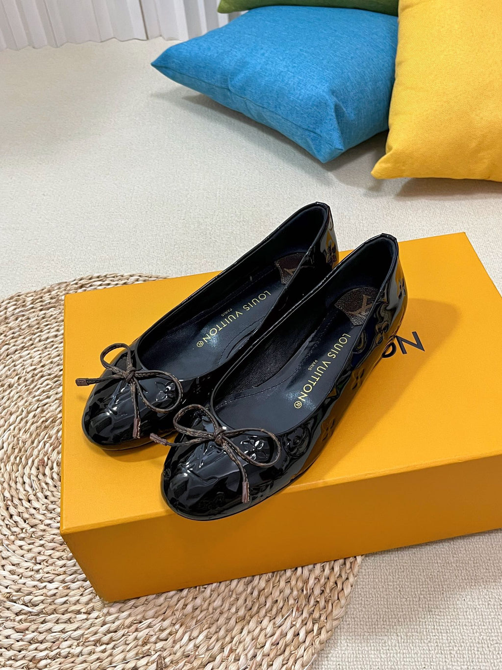 LV 26S BALLET FLATS IN BLACK  PATENT CALFSKIN WITH BOW