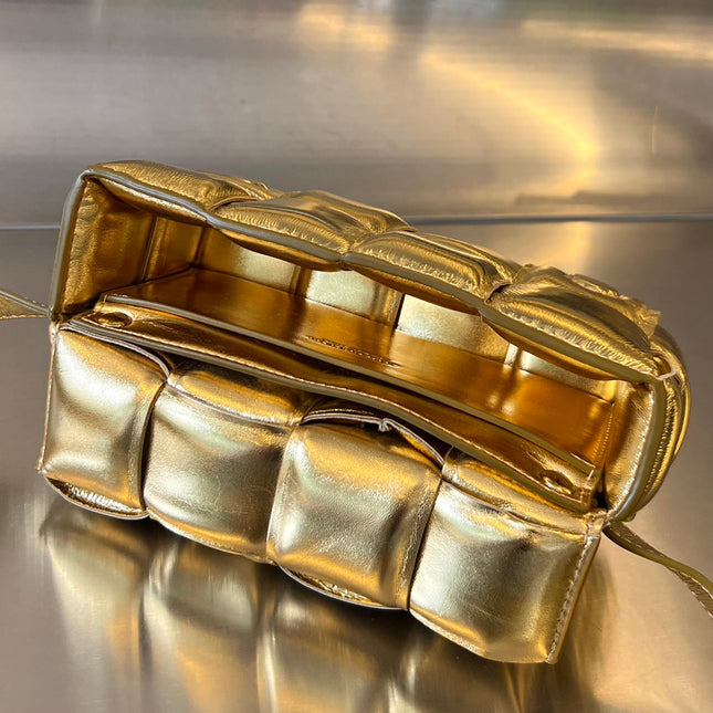MINI CASSETTE 18 IN GOLDEN LAMBSKIN