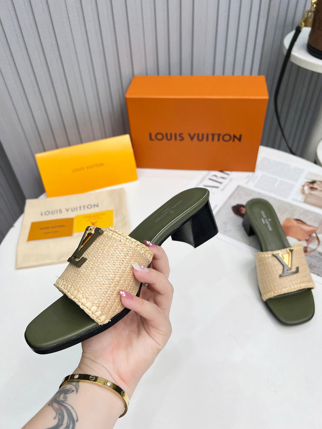LV 26S CAPRI HIGH-HEELED MULES IN MOSS GREEN CALFSKIN AND BEIGE RAFFIA