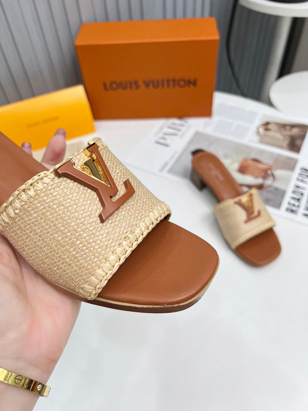 LV 26S CAPRI HIGH-HEELED MULES IN BROWN CALFSKIN AND BEIGE RAFFIA