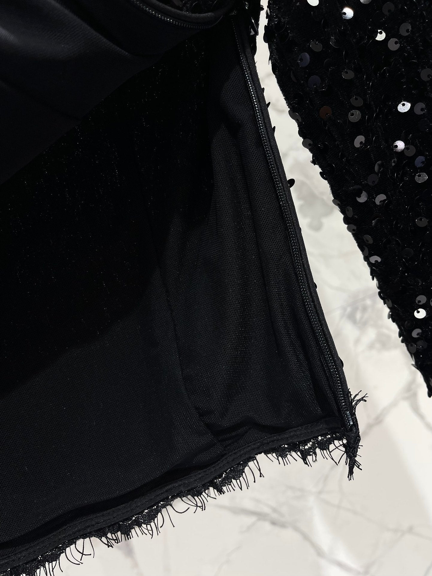 YSL 25S V-NECK TOP STYLE 125