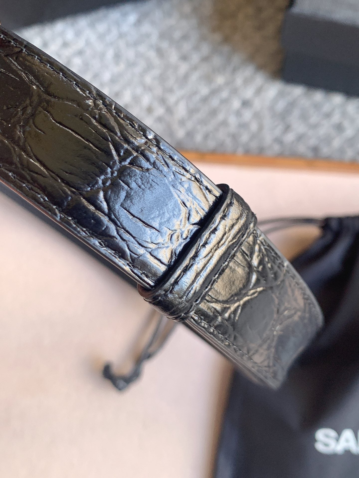 YSL 25S BELT 24 MM IN BLACK EMBOSSED CALFSKIN STYLE 3 529685