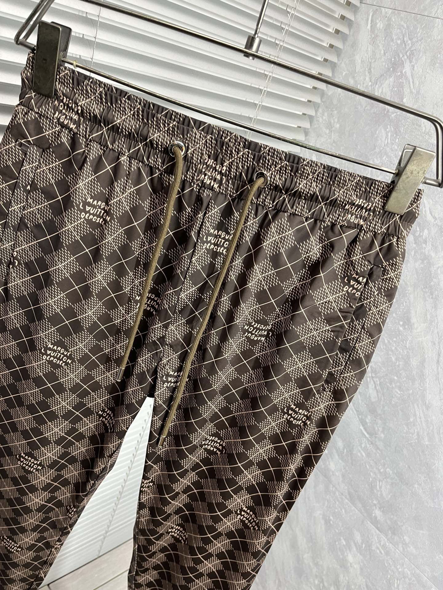 LV MEDIUM BROWN TROUSERS 239493