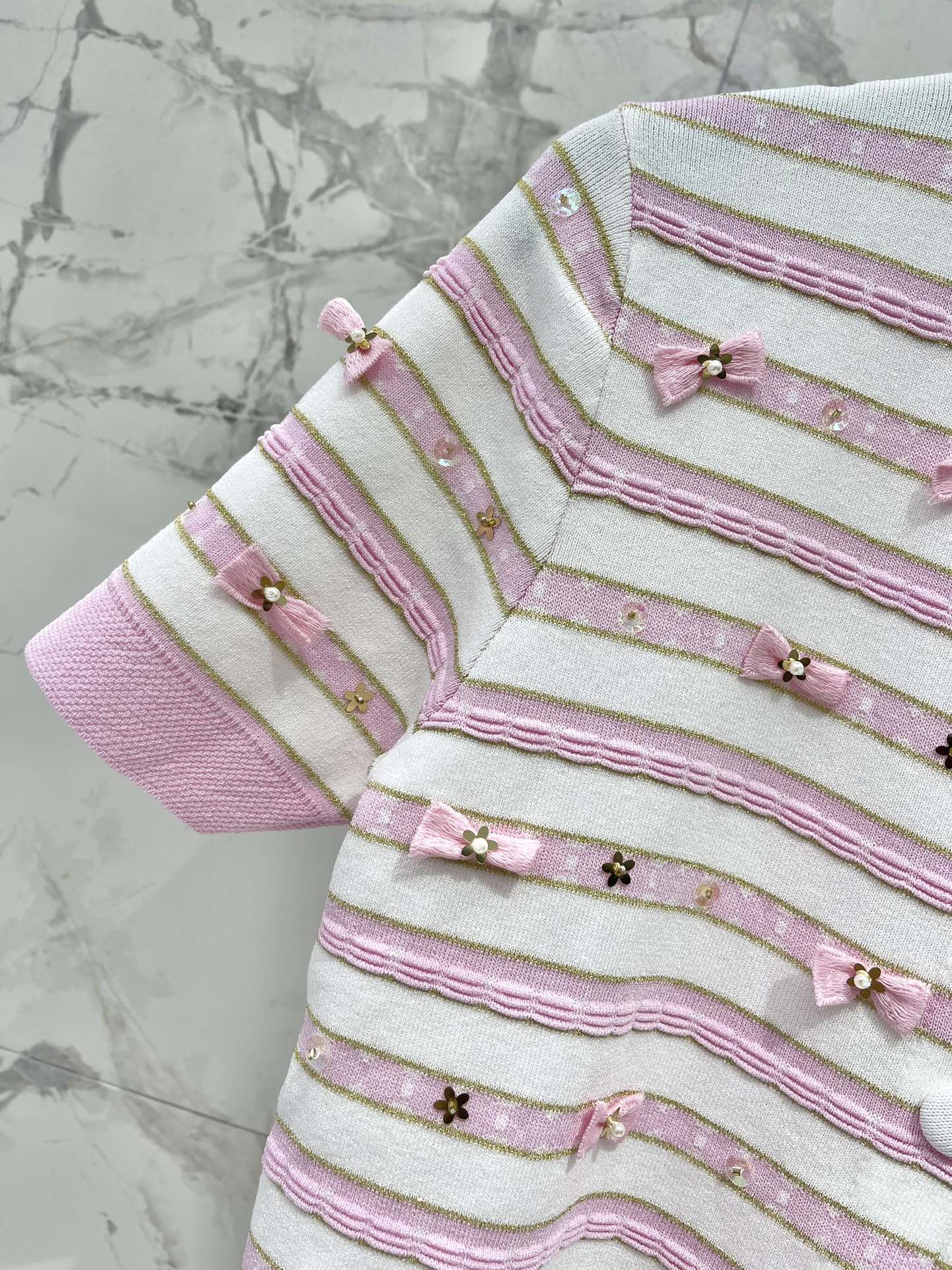 CHANEL 25S SHORT-SLEEVE CARDIGAN STYLE 111