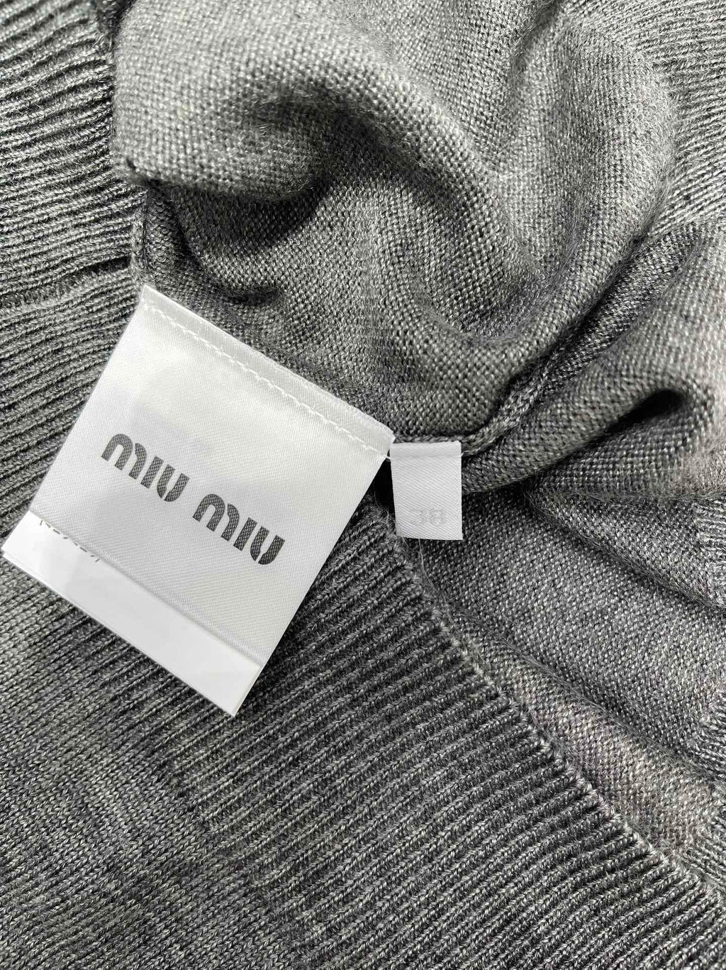 MIUMIU CARDIGAN STYLE 82