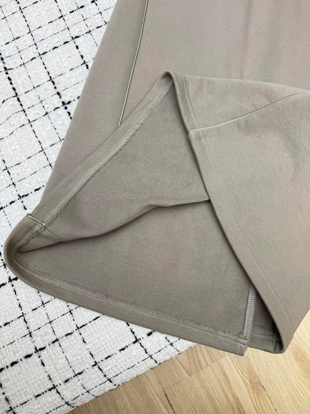 PRADA 25S MIDI SKIRT 331