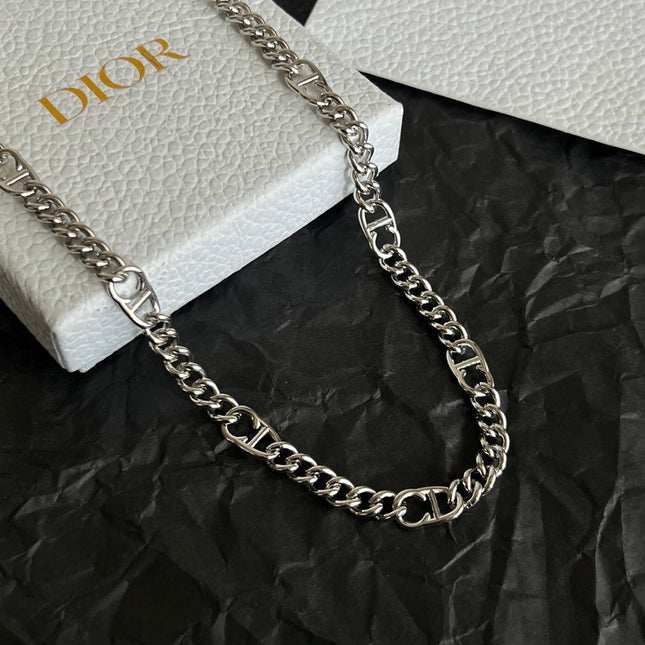 CD 26S LOGO LINK CHAIN NECKLACE IN SILVER METAL 633148
