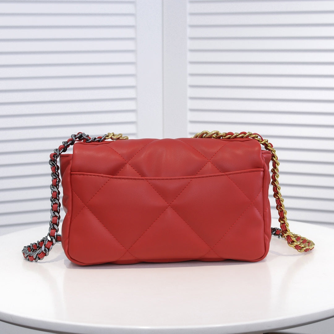 19 FLAP BAG 26CM 9010 RED