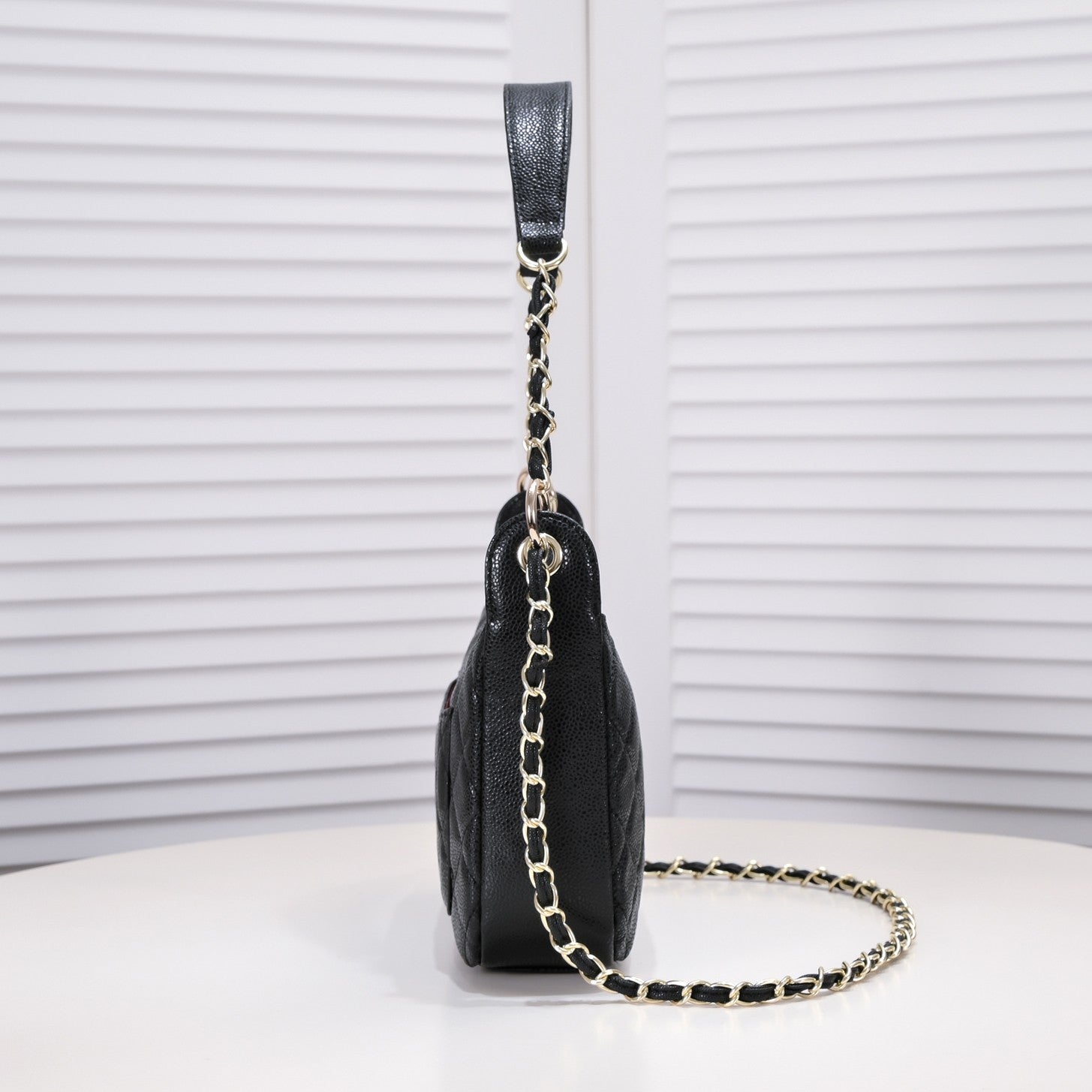 HOBO CAVIAR 25CM 3302 BLACK
