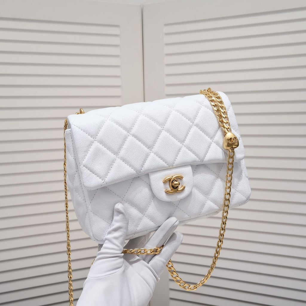 SMALL FLAP BAG CAVIAR 24CM 3892 WHITE