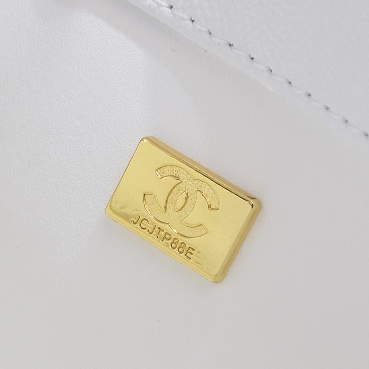 SMALL FLAP BAG CAVIAR 24CM 3892 WHITE