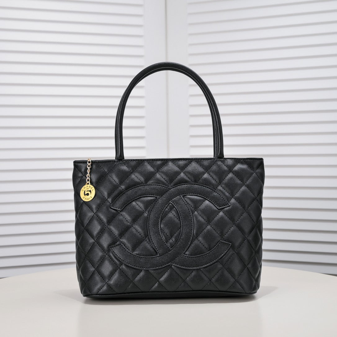 MEDALLION TOTE CAVIAR 3326 BLACK