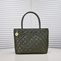MEDALLION TOTE CAVIAR 3326 MOSS GREEN