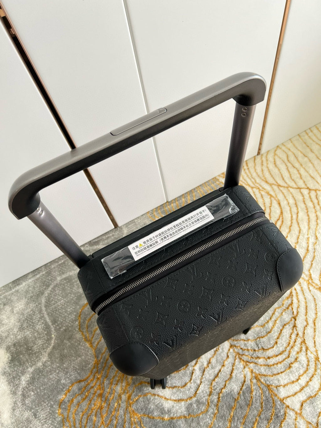 HORIZON 55 SUITCASE MONOGRAM IN BLACK METAL HARDWARE
