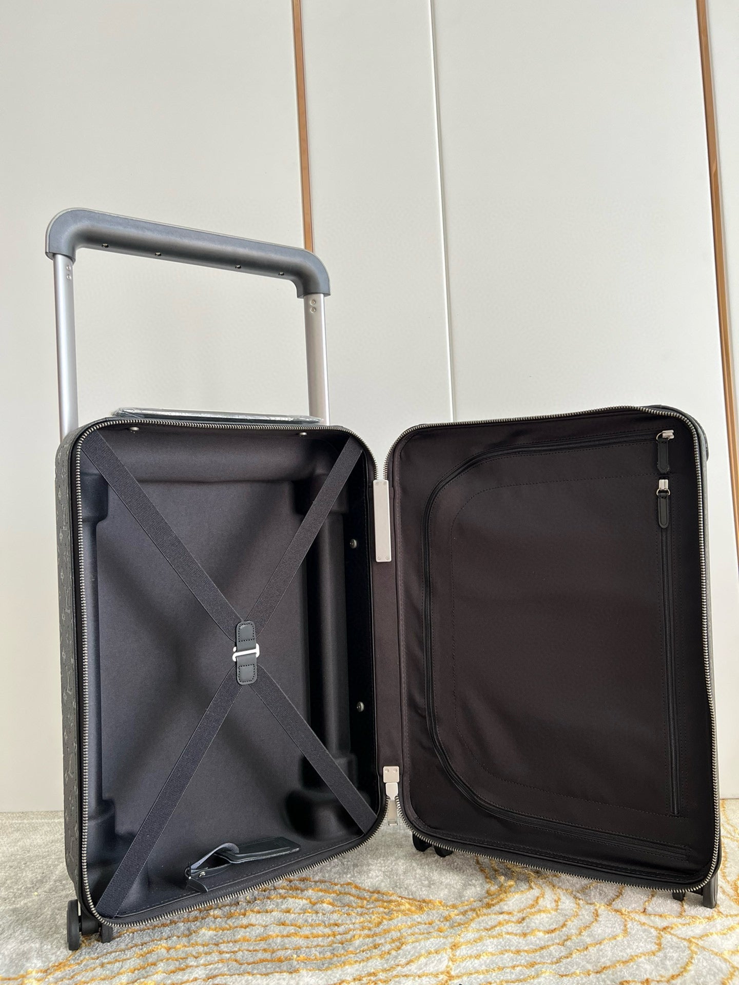 HORIZON 55 SUITCASE MONOGRAM IN BLACK METAL HARDWARE
