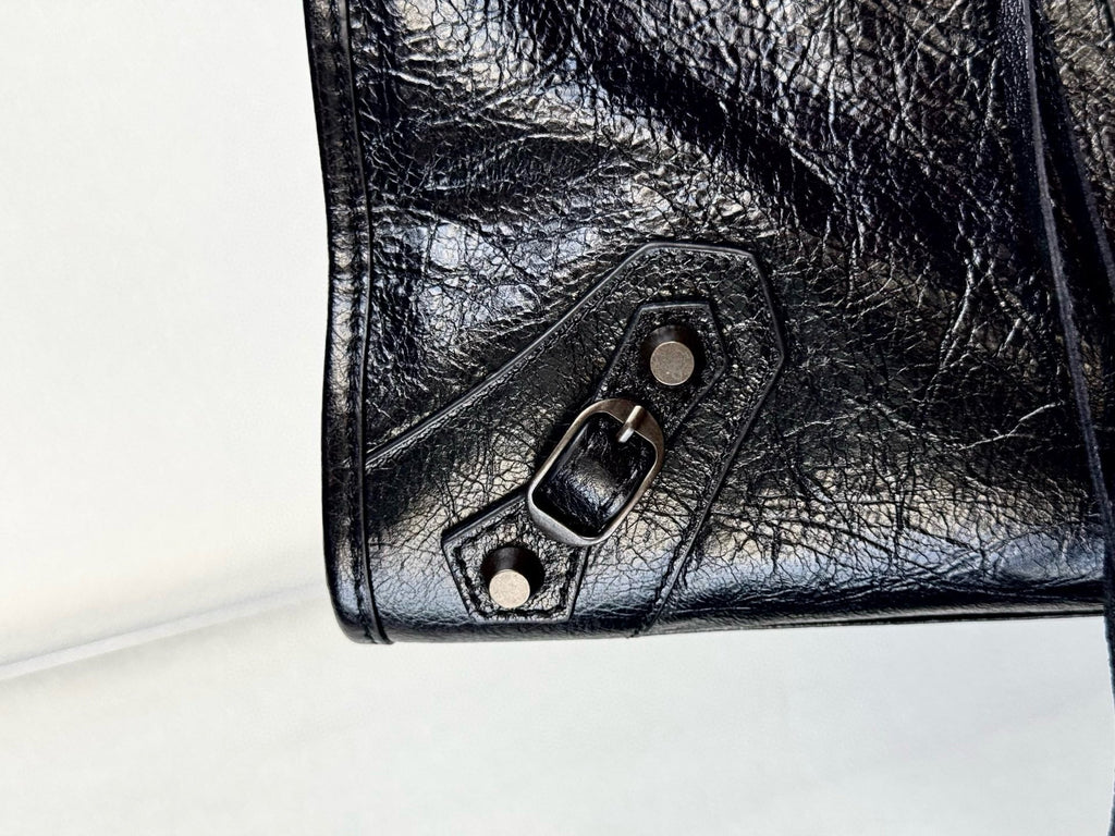 MINI 24 LE CITY BAG IN BLACK LEATHER