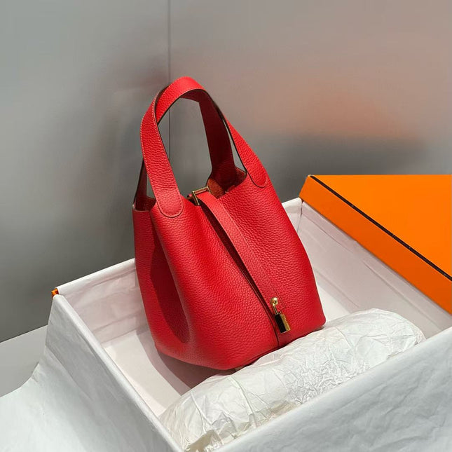 HM PICOTIN LOCK 18 RED CALFSKIN