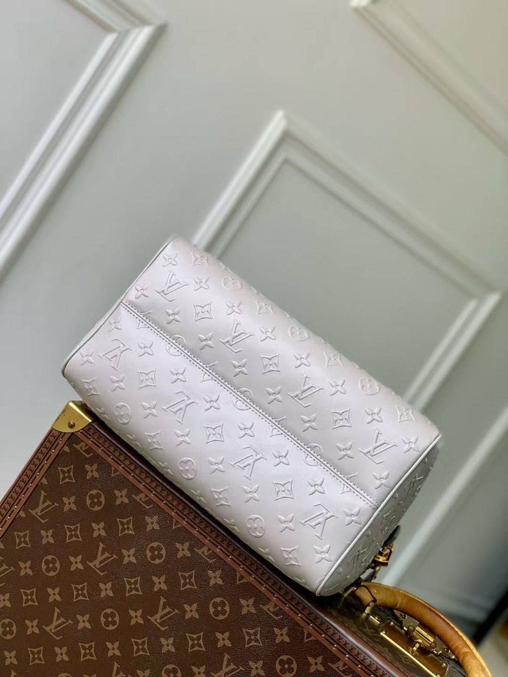 SPEEDY BANDOULIERE 30 IN GREY EMBOSSED CALFSKIN