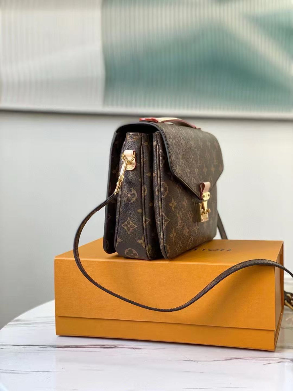 LV MESSENGER BAG 25 IN BROWN MONOGRAM CANVAS