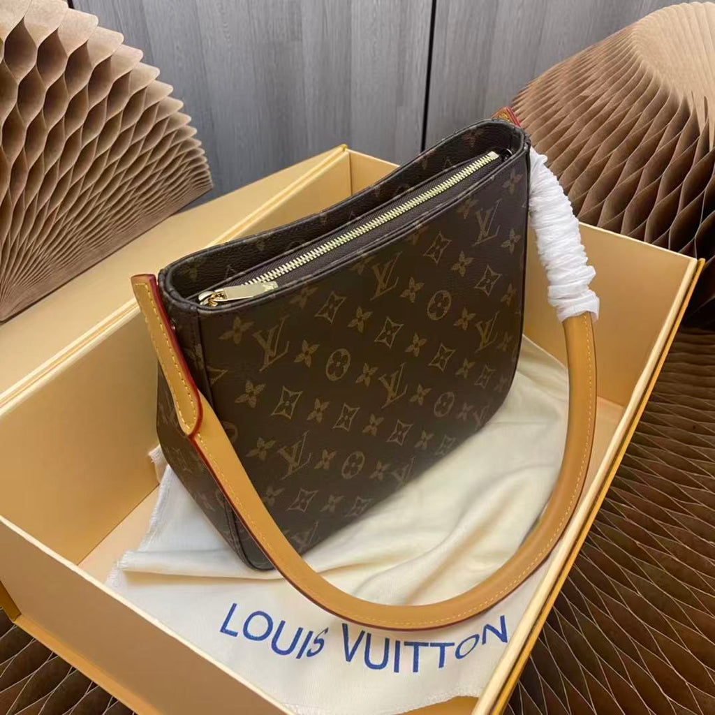 LV LOOPING SHOULDER BAG 25 IN BROWN MONOGRAM CANVAS GOLD-TONE HARDWARE.