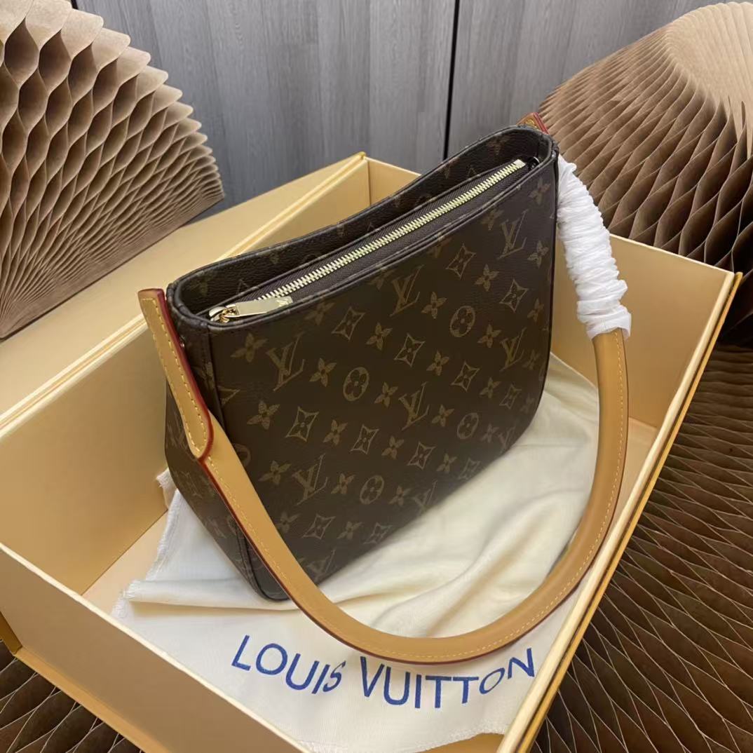 LV LOOPING SHOULDER BAG 25 IN BROWN MONOGRAM CANVAS GOLD-TONE HARDWARE.