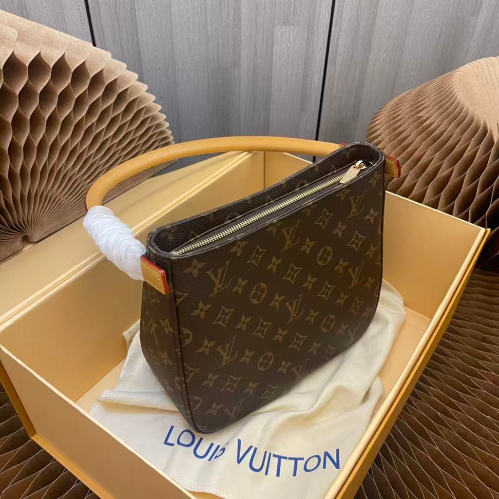 LV LOOPING SHOULDER BAG 25 IN BROWN MONOGRAM CANVAS GOLD-TONE HARDWARE.
