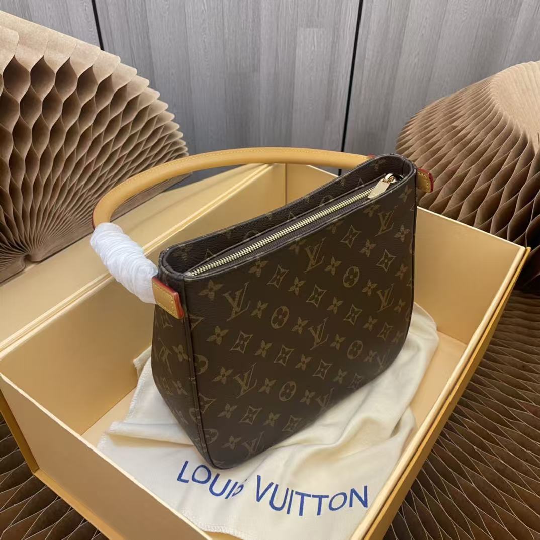 LV LOOPING SHOULDER BAG 25 IN BROWN MONOGRAM CANVAS GOLD-TONE HARDWARE.