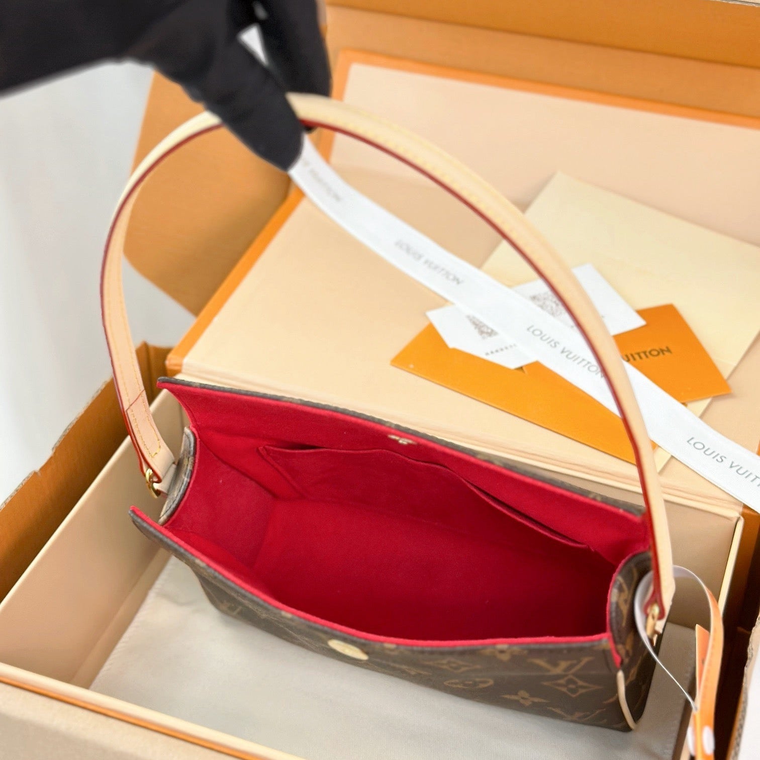 LV RECITAL SHOULDER BAG 21 IN BROWN MONOGRAM CANVAS