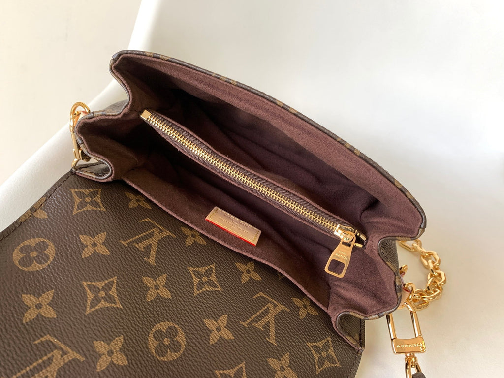 POCHETTE METIS EAST WEST 21.5 IN BROWN MONOGRAM CANVAS GOLD HARDAWARE