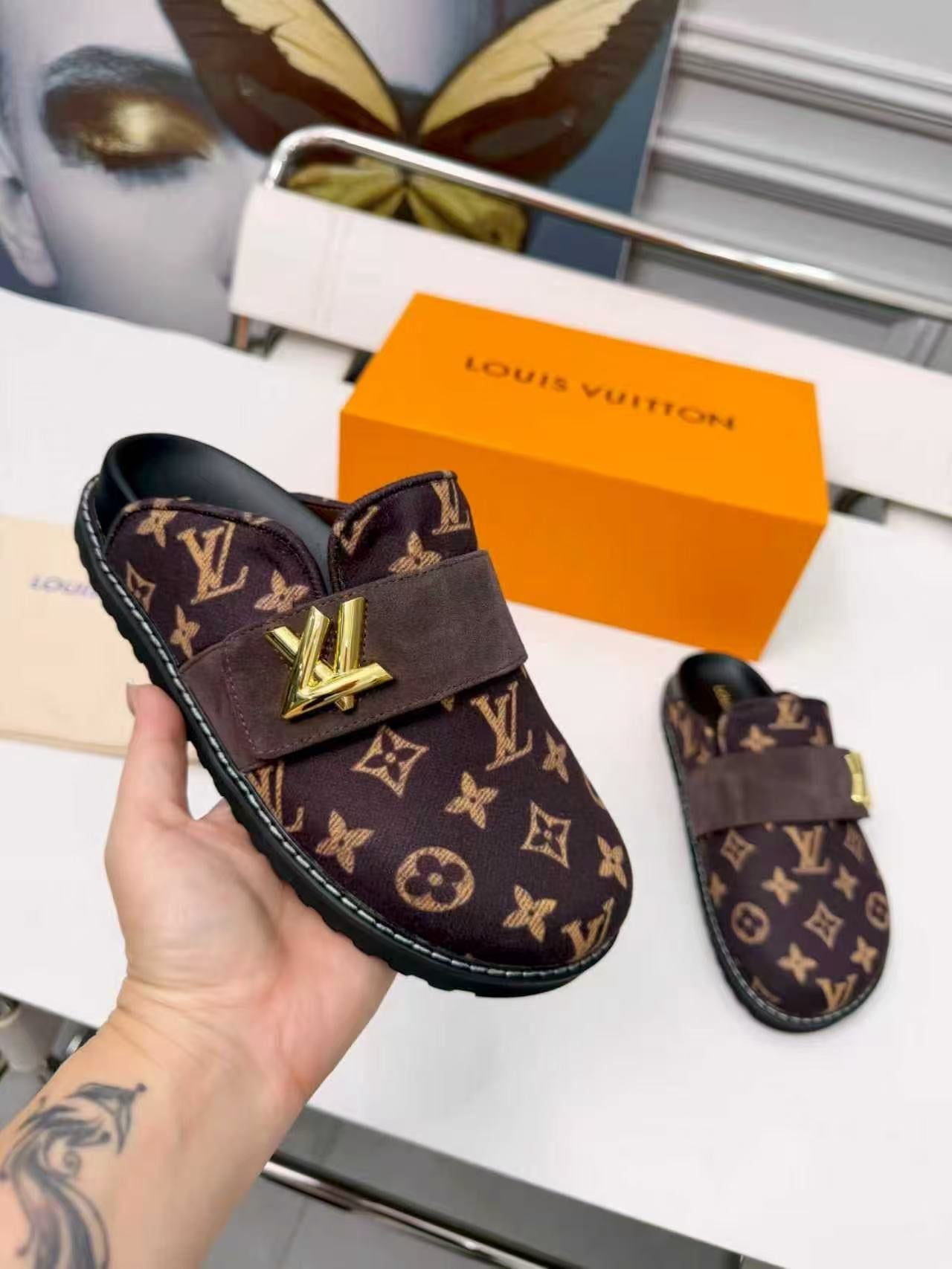 LV 26S COSY FLAT COMFORT CLOG IN BROWN MONOGRAM LOGO