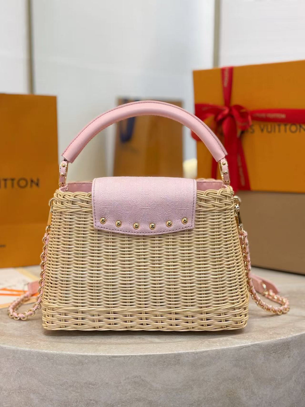 LV 26S CAPUCINES BB BAG 27 PINIC IN  CALFSKIN HARDWARE AND  PINK LOGO
