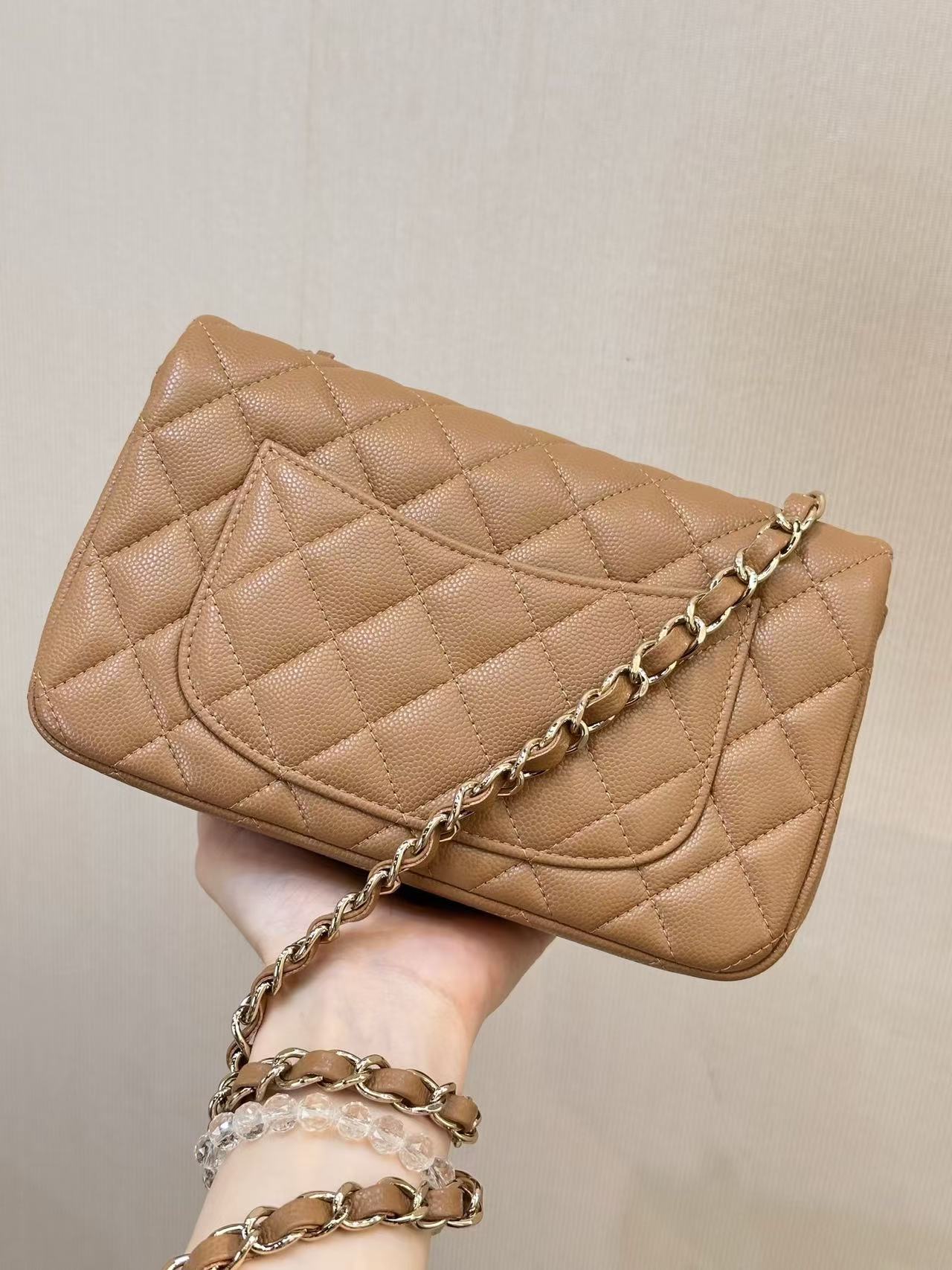 CHANEL 25S FLAP BAG 20 CM IN LIGHT BROWN LAMBSKIN GOLD HARDWARE 25626