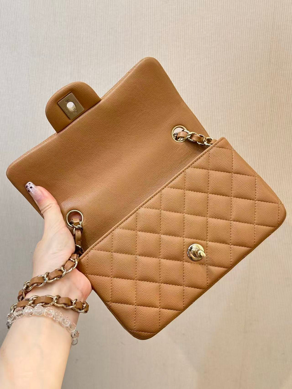 CHANEL 25S FLAP BAG 20 CM IN LIGHT BROWN LAMBSKIN GOLD HARDWARE 25626