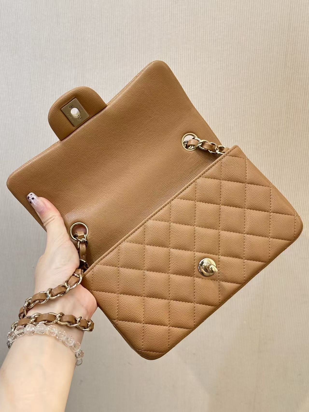 CHANEL 25S FLAP BAG 20 CM IN LIGHT BROWN LAMBSKIN GOLD HARDWARE 25626