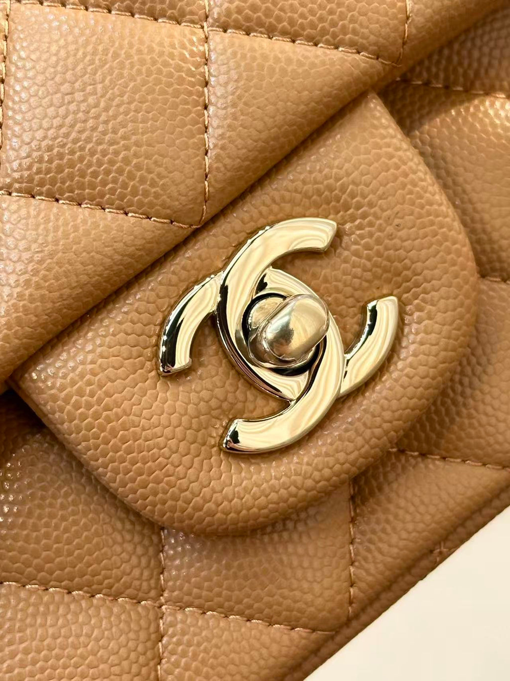 CHANEL 25S FLAP BAG 20 CM IN LIGHT BROWN LAMBSKIN GOLD HARDWARE 25626