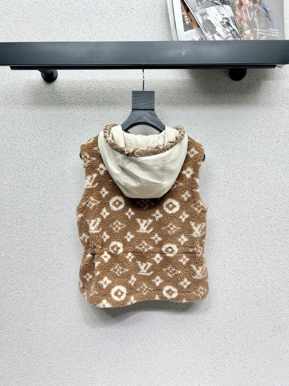 LOUIS VUITTON MONOGRAM FLEECE GILET STYLE 2146356
