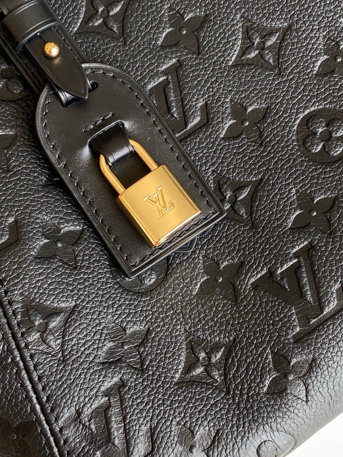 LV ALL IN ONE SHOULDER BAG 40 IN BLACK CALFSKIN