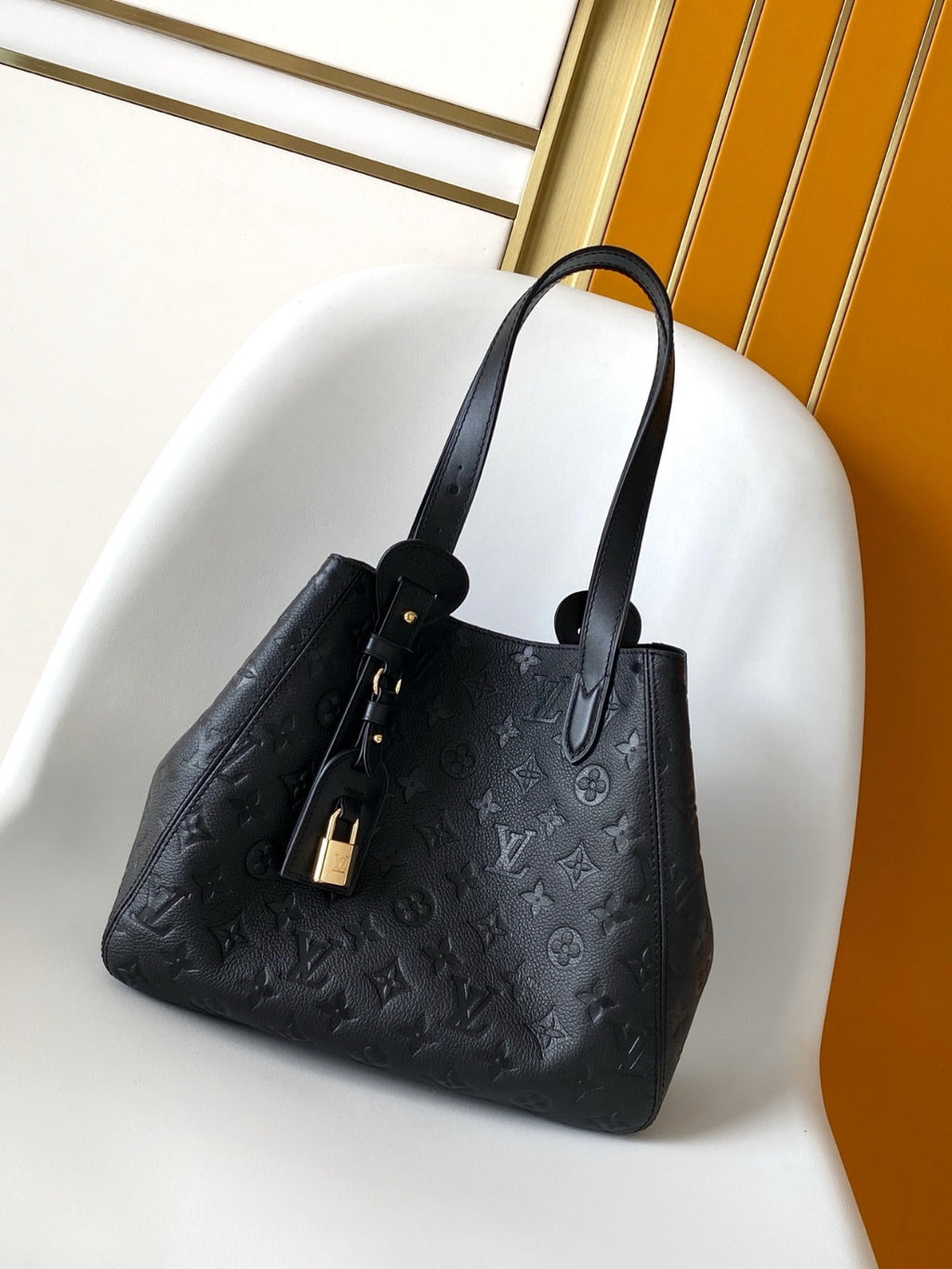 LV ALL IN ONE SHOULDER BAG 40 IN BLACK CALFSKIN