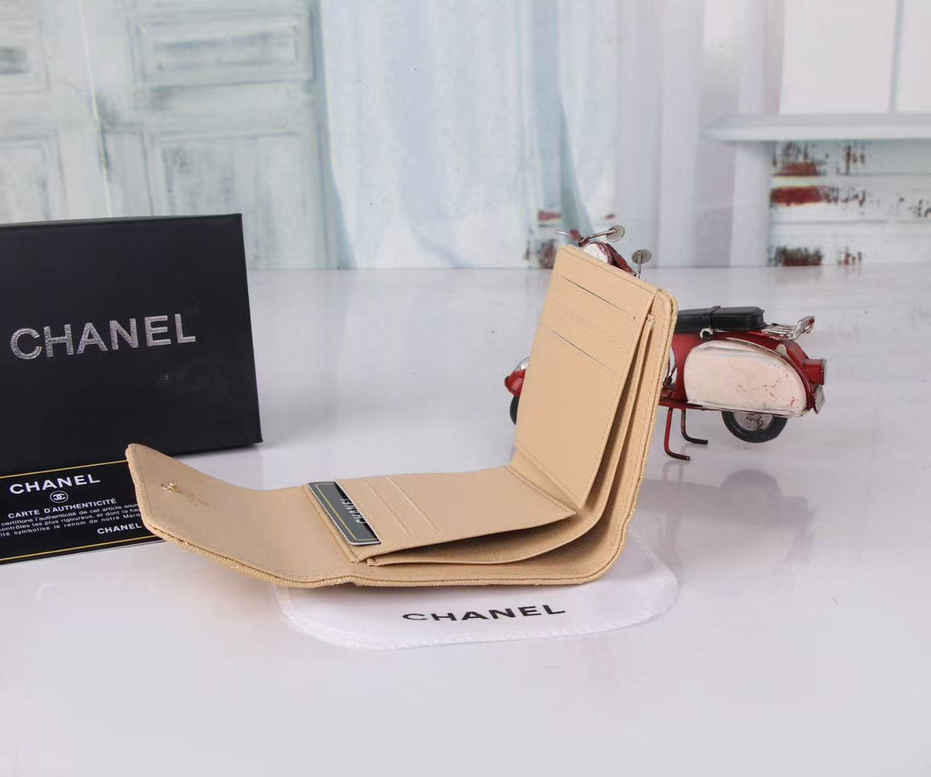 CHANEL FLAP CARD HOLDER IN BEIGE CAVIAR CALFSKIN WITH CRYSTAL EMBOSSED LOGO