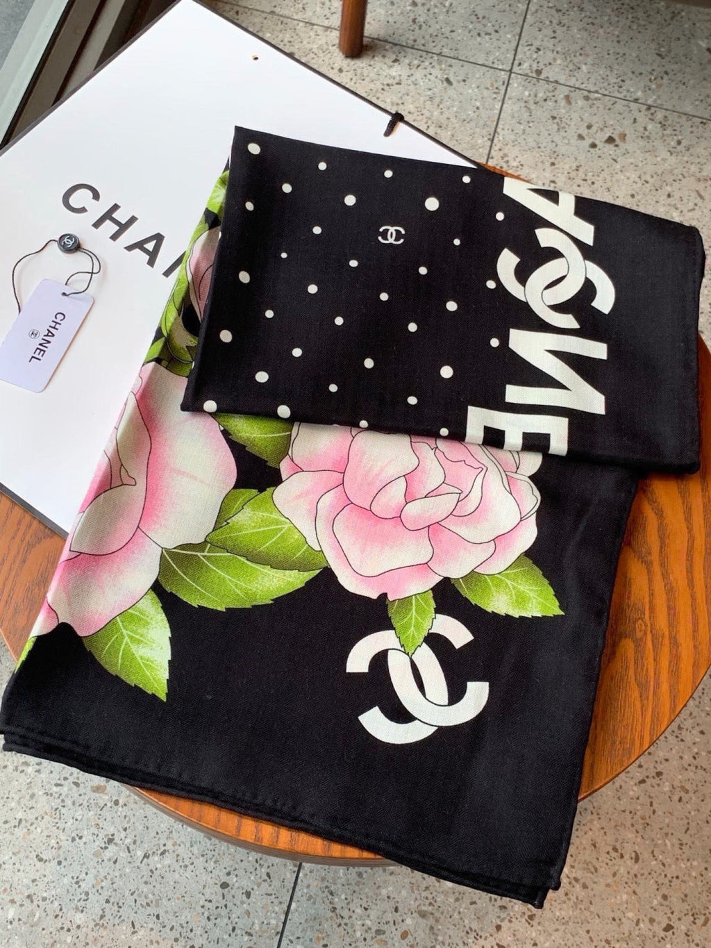 CHANEL 26S SCARF 140 IN CASHMERE AND SILK 309336